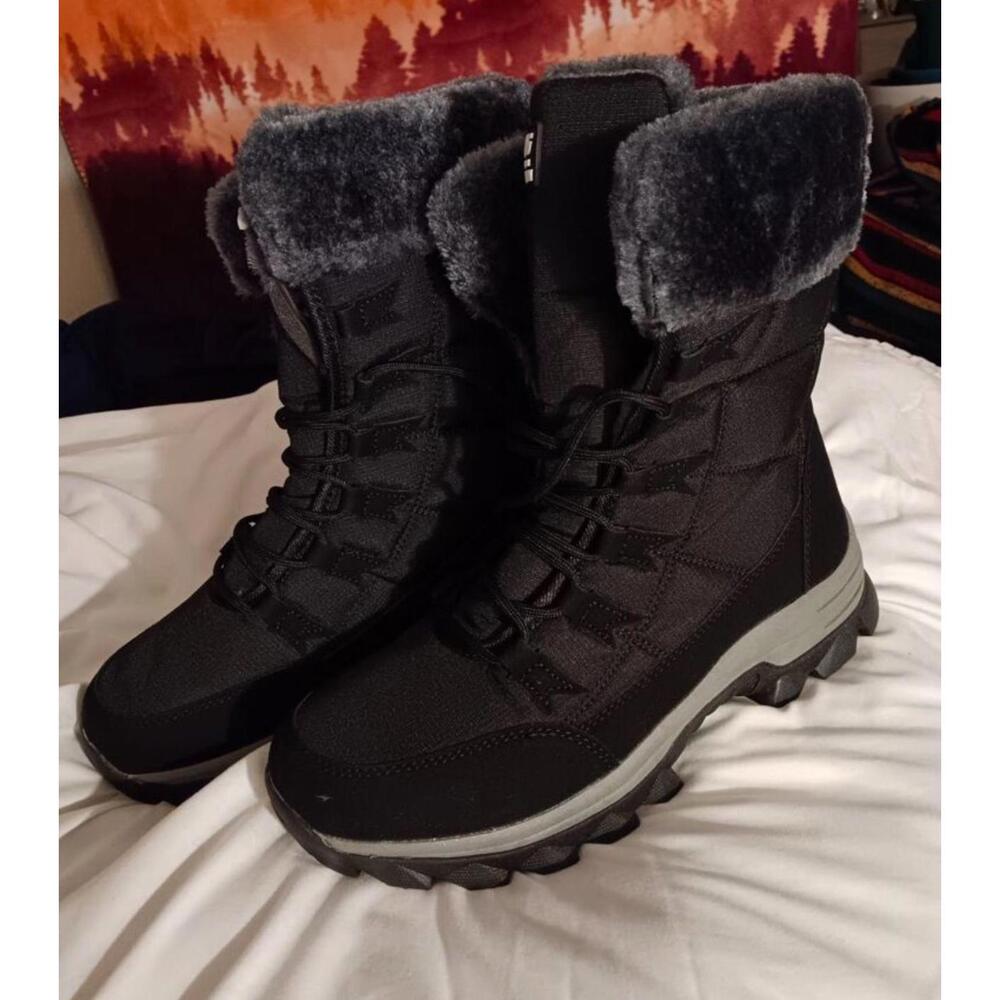 Snow boots - Picture 1 of 3